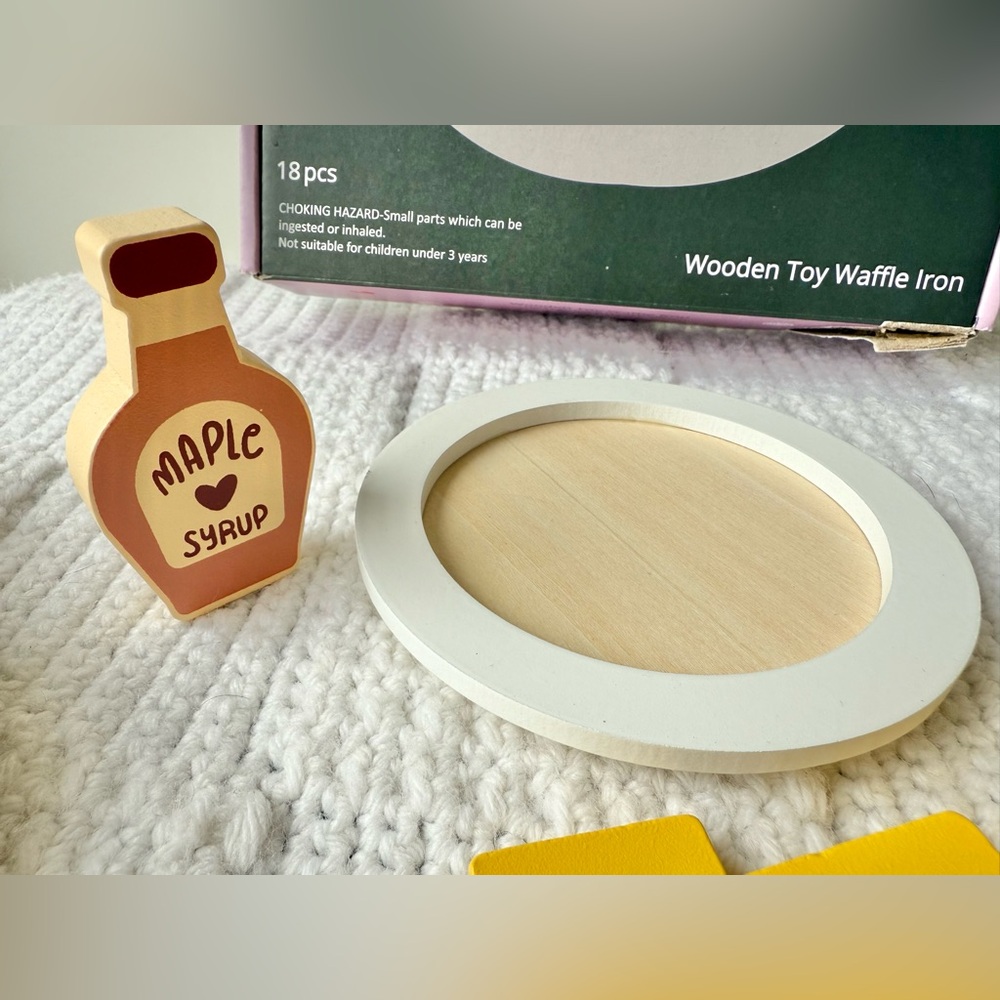 PairPear Wooden Waffle Maker Toy Food Playset - Picture 8 of 12